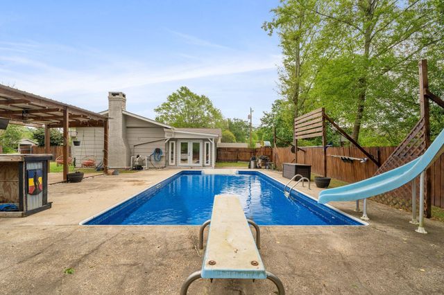 107 Forrest Dr, Petal, MS 39465