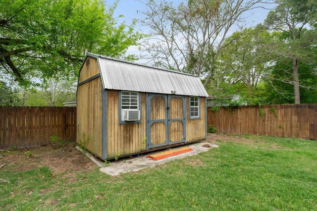 107 Forrest Dr, Petal, MS 39465