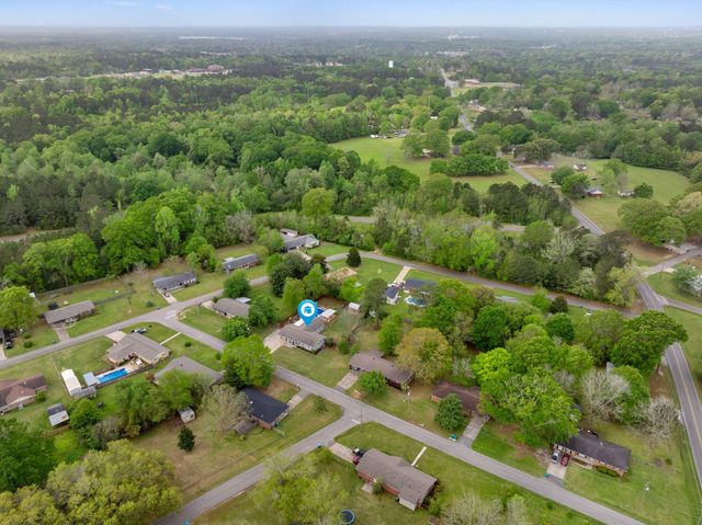 107 Forrest Dr, Petal, MS 39465