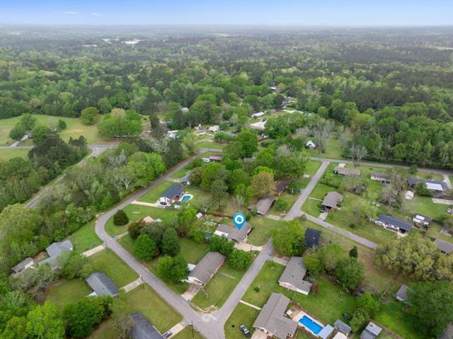 107 Forrest Dr, Petal, MS 39465