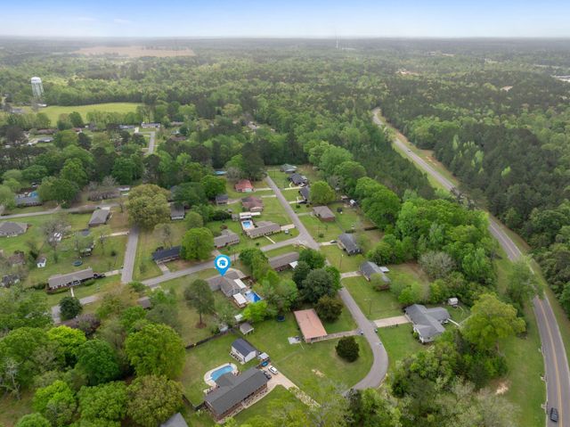 107 Forrest Dr, Petal, MS 39465