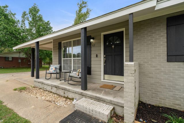 107 Forrest Dr, Petal, MS 39465