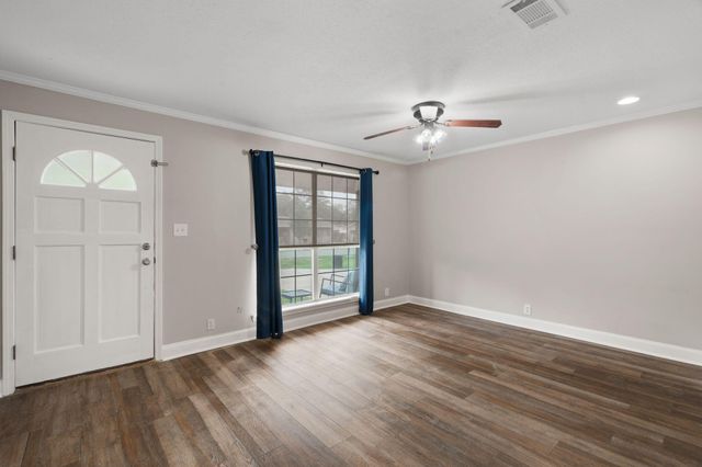107 Forrest Dr, Petal, MS 39465