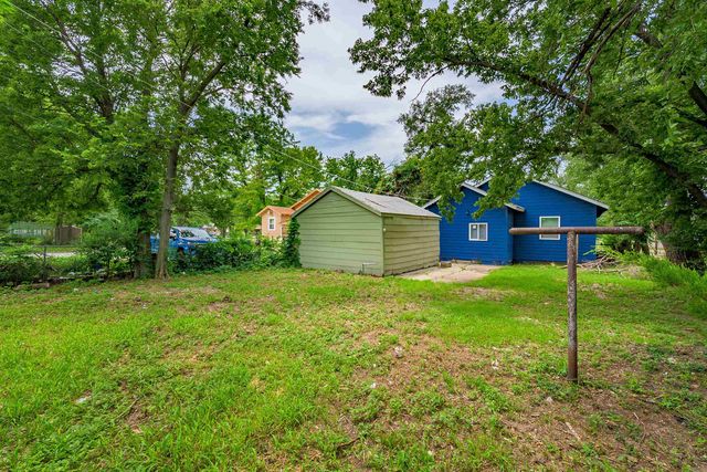 1106 N Grove Ave, Wichita, KS 67214