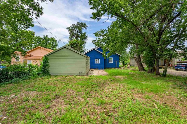 1106 N Grove Ave, Wichita, KS 67214