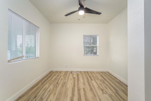 1106 N Grove Ave, Wichita, KS 67214