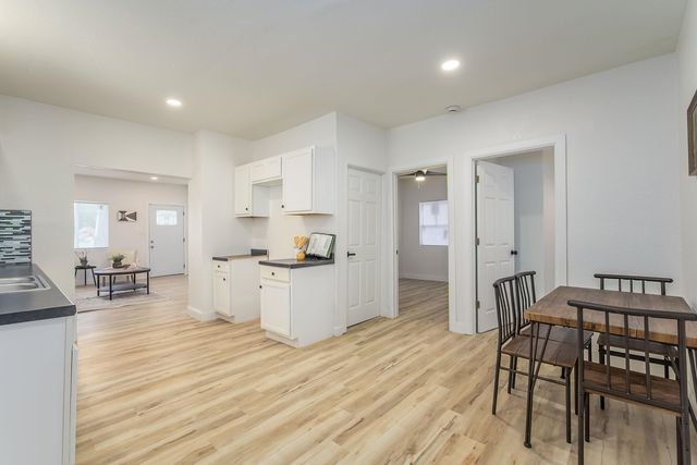 1106 N Grove Ave, Wichita, KS 67214