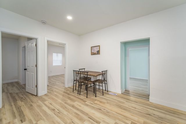 1106 N Grove Ave, Wichita, KS 67214