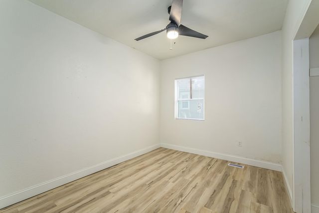 1106 N Grove Ave, Wichita, KS 67214