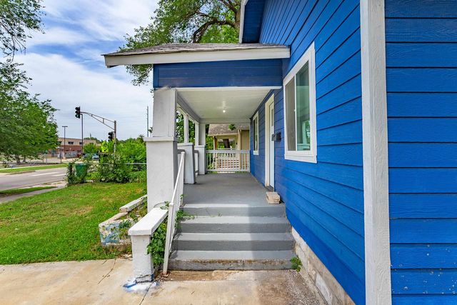 1106 N Grove Ave, Wichita, KS 67214