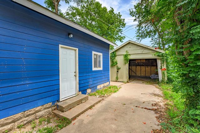 1106 N Grove Ave, Wichita, KS 67214
