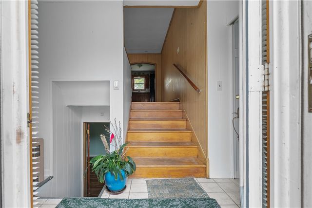 75 Montgomery Street, Tiverton, RI 02878