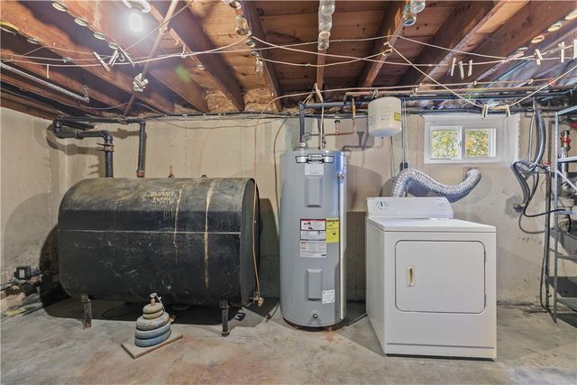 75 Montgomery Street, Tiverton, RI 02878