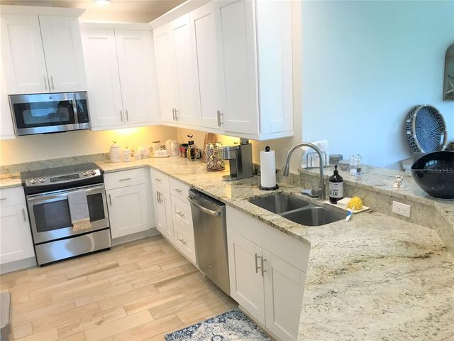 7740 34TH AVENUE W 203, Bradenton, FL 34209