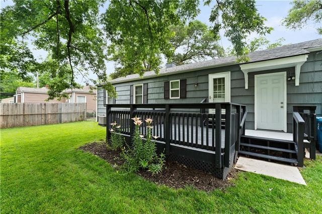 7339 Nall Avenue, Prairie Village, KS 66208