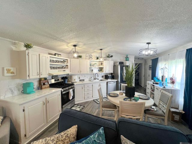 11710 Parkland Dr, Port Allen, LA 70767