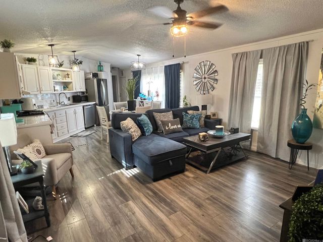 11710 Parkland Dr, Port Allen, LA 70767