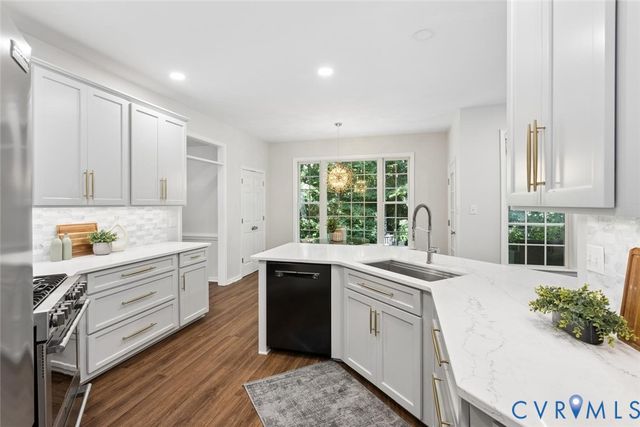 11106 Jimmy Ridge Dr, Chesterfield, VA 23236
