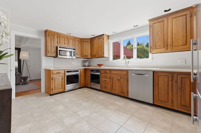 9 Sheffield Road, Danvers, MA 01923