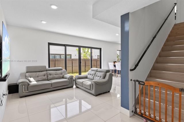 1171 NW 2nd Ter, Florida City, FL 33034