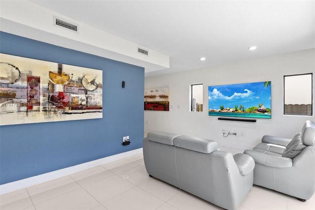 1171 NW 2nd Ter, Florida City, FL 33034