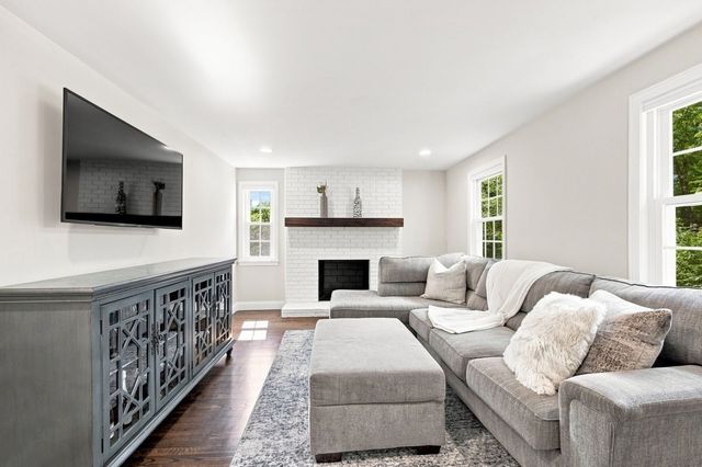 212 Pleasant, Millis, MA 02054