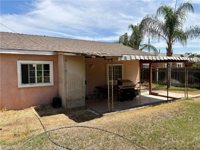 5580 Noble Street, Riverside, CA 92503