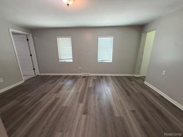 9900 Dartmouth Road, Clarkston, MI 48348
