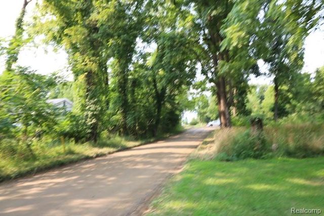 9900 Dartmouth Road, Clarkston, MI 48348