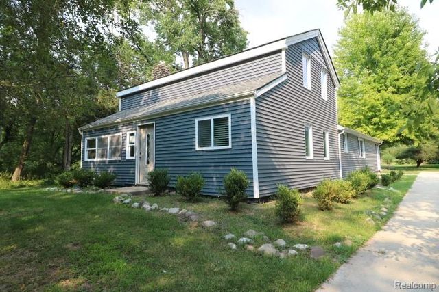 9900 Dartmouth Road, Clarkston, MI 48348