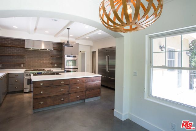 260 EL CAMINO Drive, Beverly Hills, CA 90212