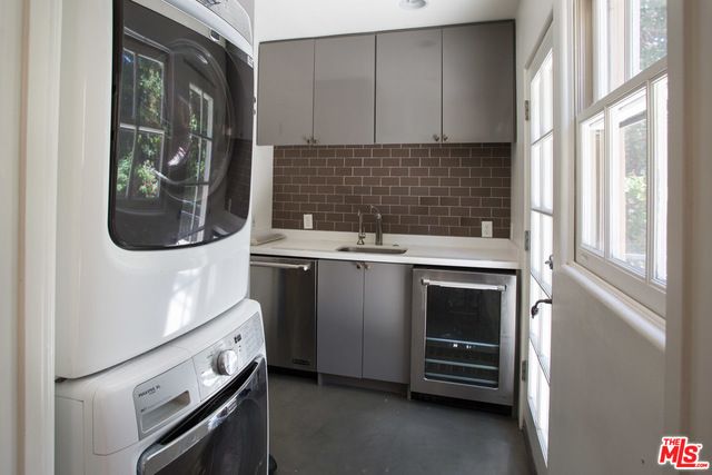 260 EL CAMINO Drive, Beverly Hills, CA 90212