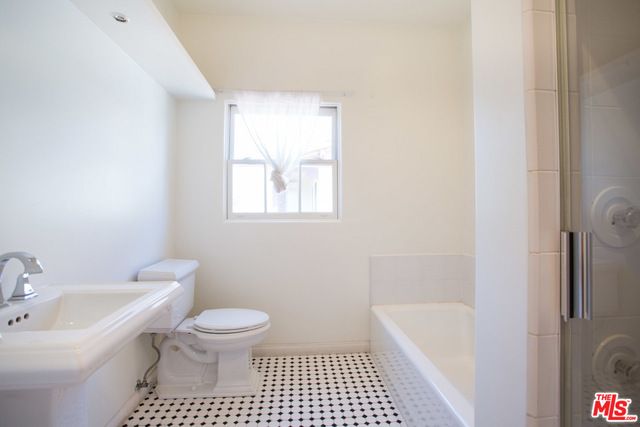 260 EL CAMINO Drive, Beverly Hills, CA 90212