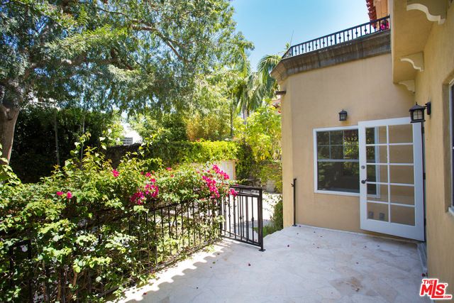 260 EL CAMINO Drive, Beverly Hills, CA 90212