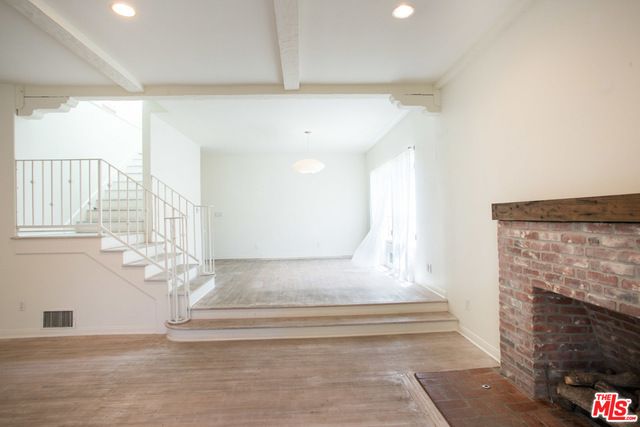 260 EL CAMINO Drive, Beverly Hills, CA 90212