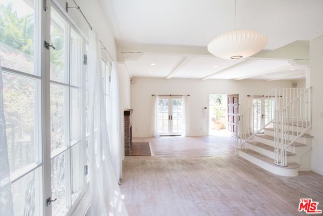 260 EL CAMINO Drive, Beverly Hills, CA 90212