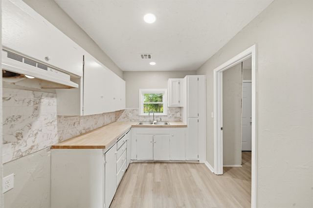 270 E 51st Place N, Tulsa, OK 74126
