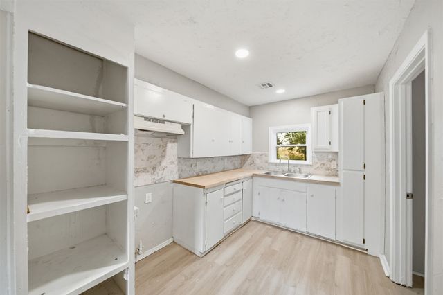 270 E 51st Place N, Tulsa, OK 74126