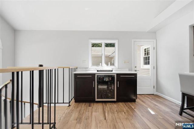 19 Robin Road, Mahwah, NJ 07430