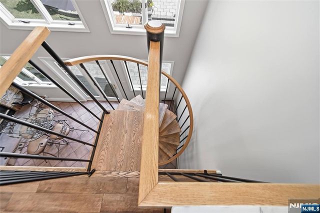 19 Robin Road, Mahwah, NJ 07430