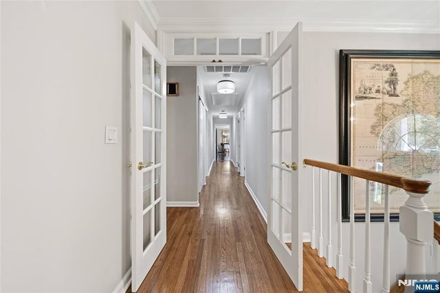 19 Robin Road, Mahwah, NJ 07430