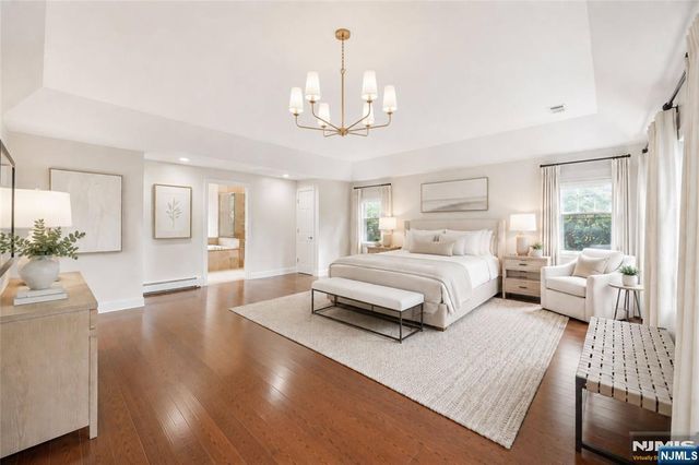 19 Robin Road, Mahwah, NJ 07430