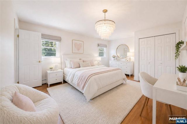 19 Robin Road, Mahwah, NJ 07430