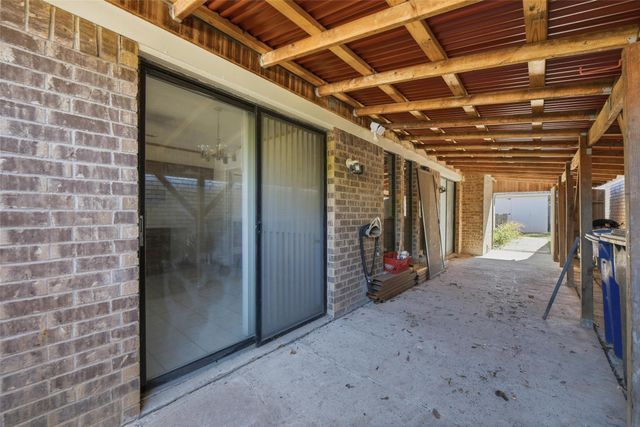 2212 Benbrook Drive, Carrollton, TX 75007