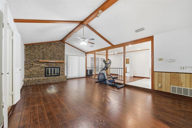 2212 Benbrook Drive, Carrollton, TX 75007