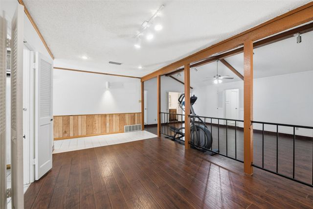 2212 Benbrook Drive, Carrollton, TX 75007