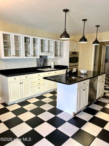 160 Hunter Trail, Southern Pines, NC 28387