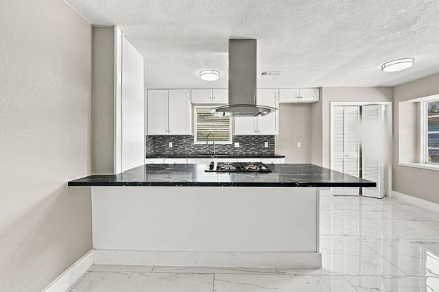 1023 Twinbrooke Drive, Houston, TX 77088