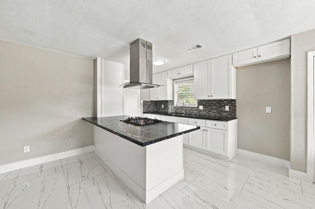 1023 Twinbrooke Drive, Houston, TX 77088