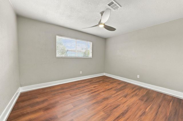 1023 Twinbrooke Drive, Houston, TX 77088